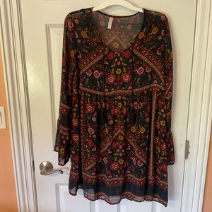 Long sleeved patterned dress
